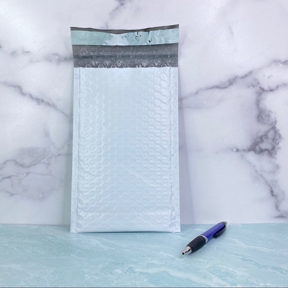 CLEARANCE 25 5X10 White Bubble Mailers - Picture 4 of 7